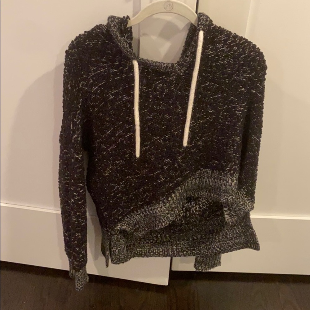 Black and white knit pullover